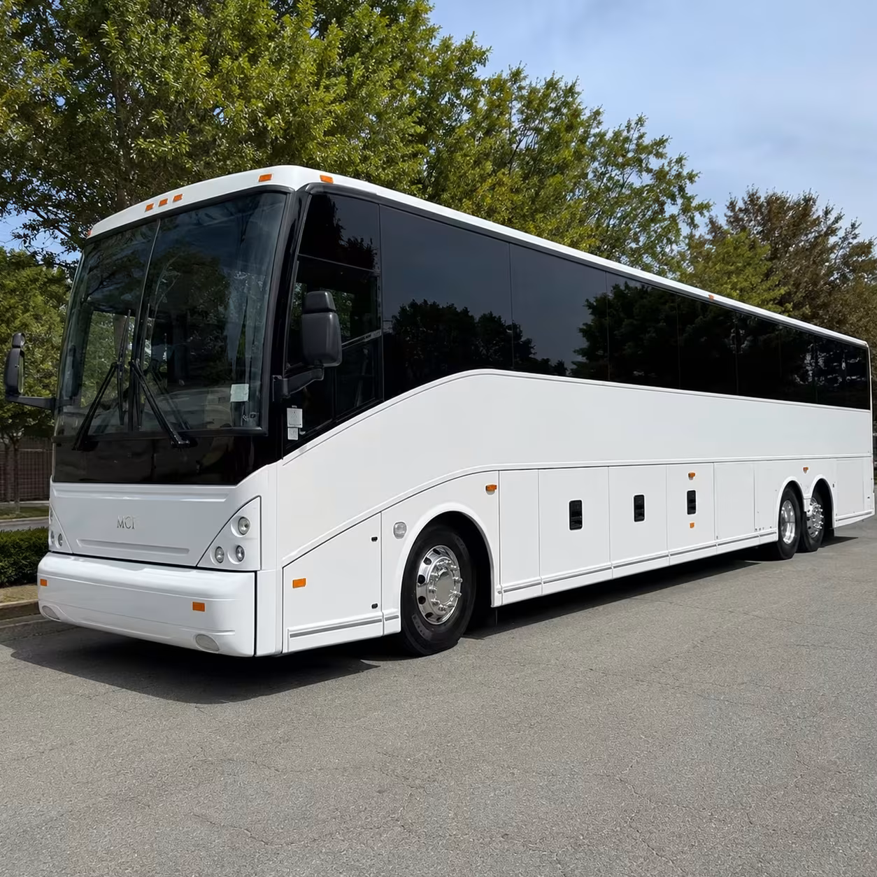 compton bus rentals for commutes to los angeles job centers